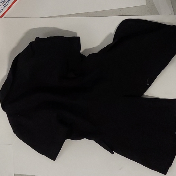 Unusual short sleeve blazer by burberry - Picture 3 of 3